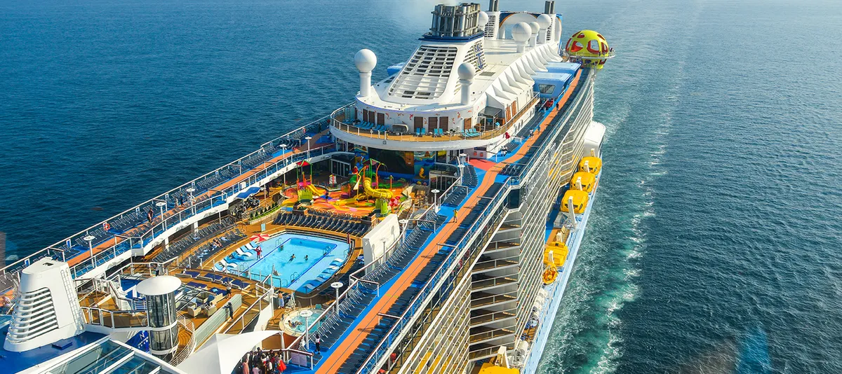 Spectrum of the Seas Pooldeck